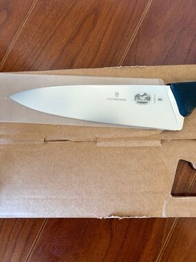 Victorinox Fibrox 8” Chef’s Knife Extra Wide NEW!